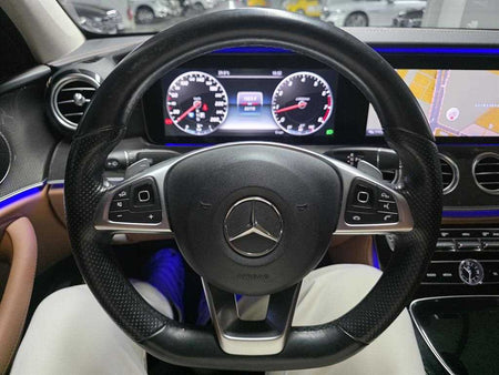 Mercedes-Benz E-Class — photo 09
