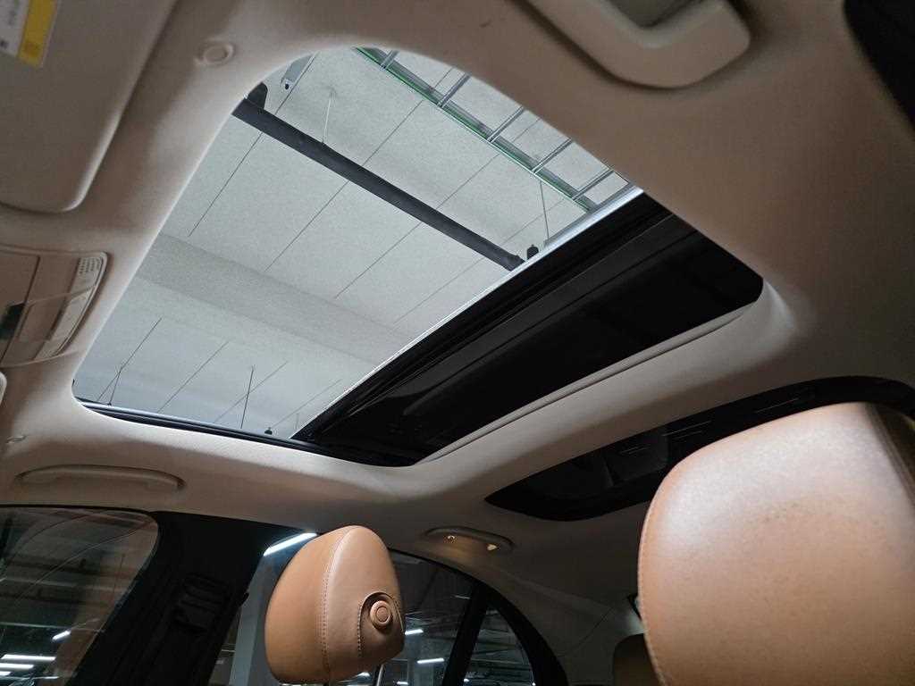 Mercedes-Benz E-Class — photo 13