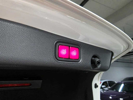Mercedes-Benz E-Class — photo 15