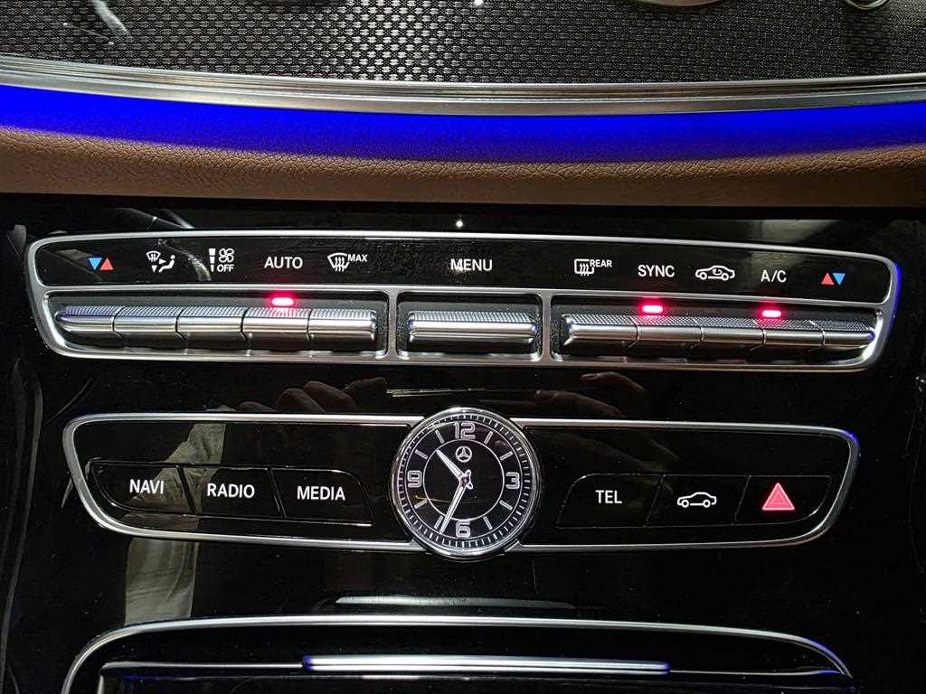 Mercedes-Benz E-Class — photo 16