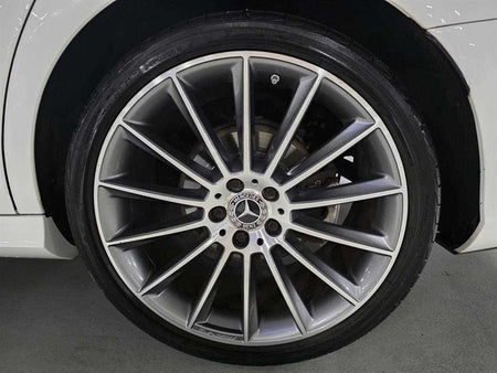 Mercedes-Benz E-Class — photo 19