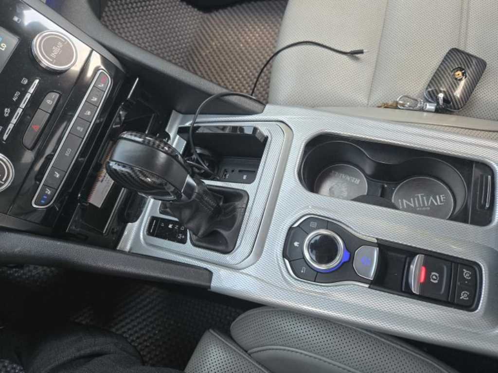RENAULT SM6 — photo 07