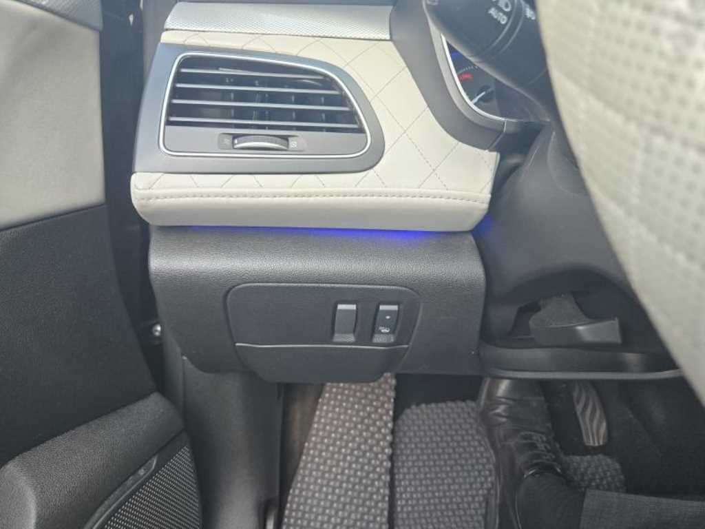 RENAULT SM6 — photo 08