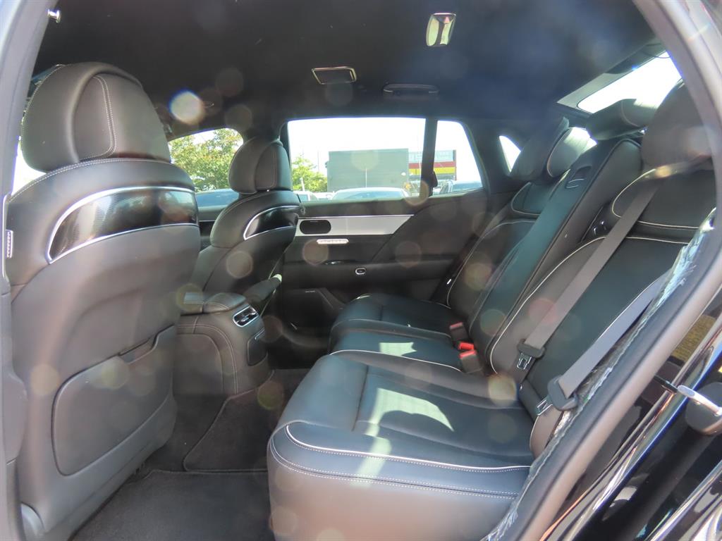 Genesis G90 — photo 07