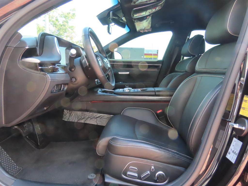 Genesis G90 — photo 16