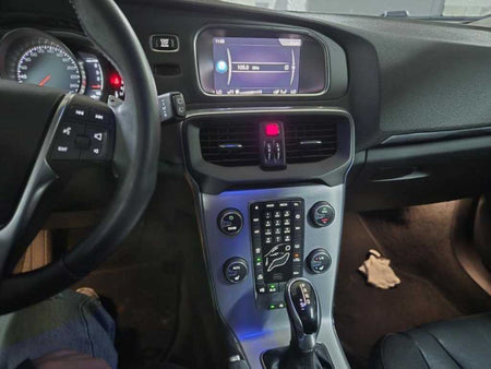 Volvo V40 — photo 08