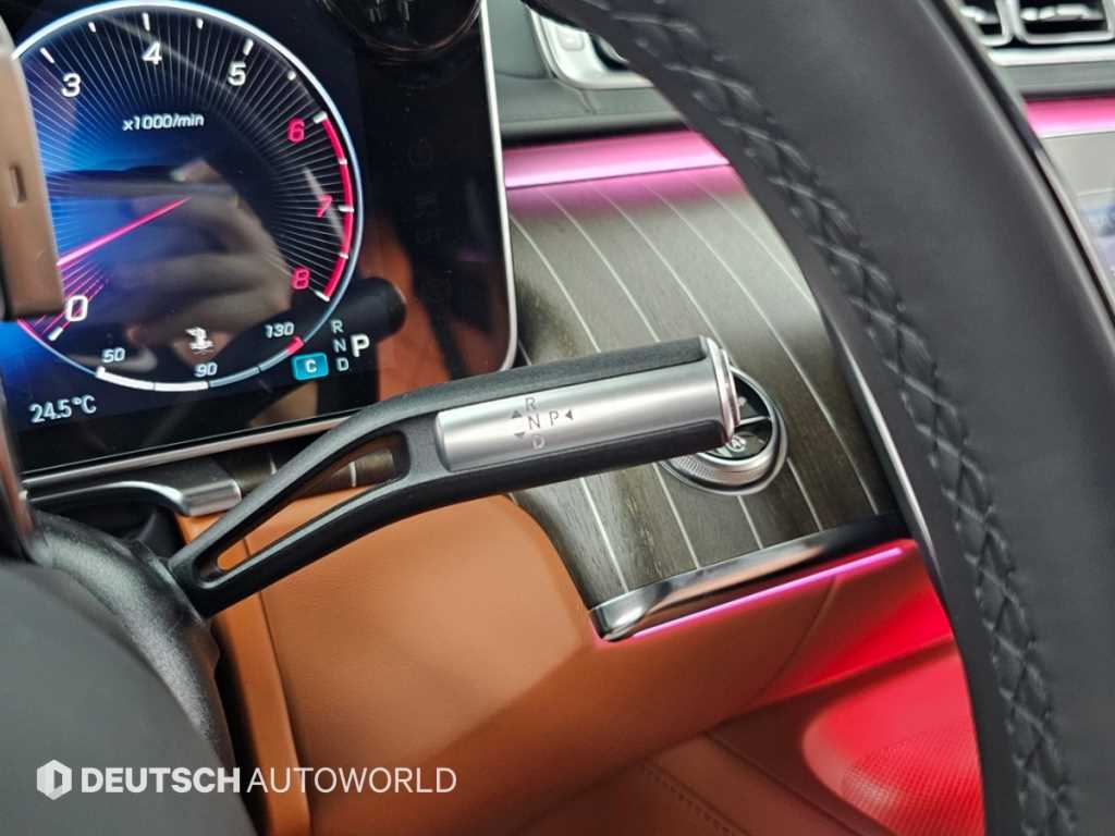 Mercedes-Benz S-Class — photo 09