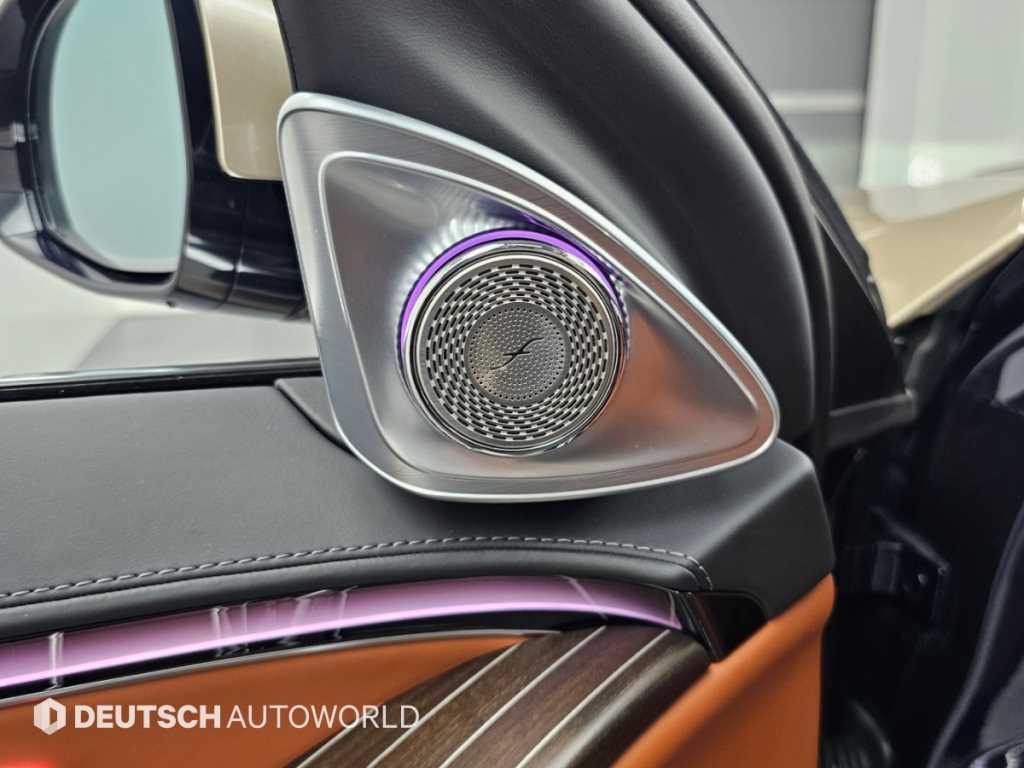 Mercedes-Benz S-Class — photo 17
