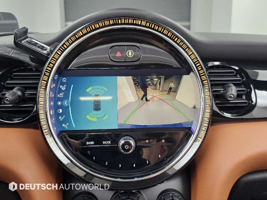 Mini Cooper Convertible — photo 15