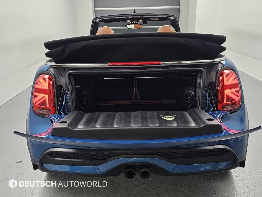 Mini Cooper Convertible — photo 19