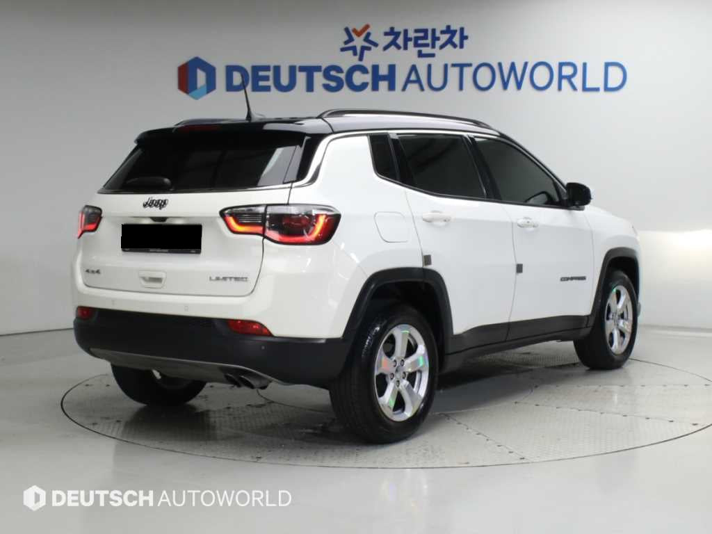 Jeep Compass — photo 02