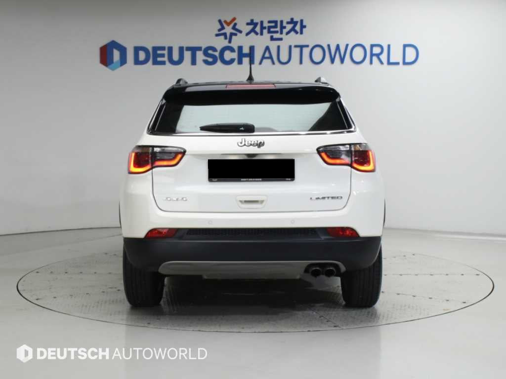 Jeep Compass — photo 04