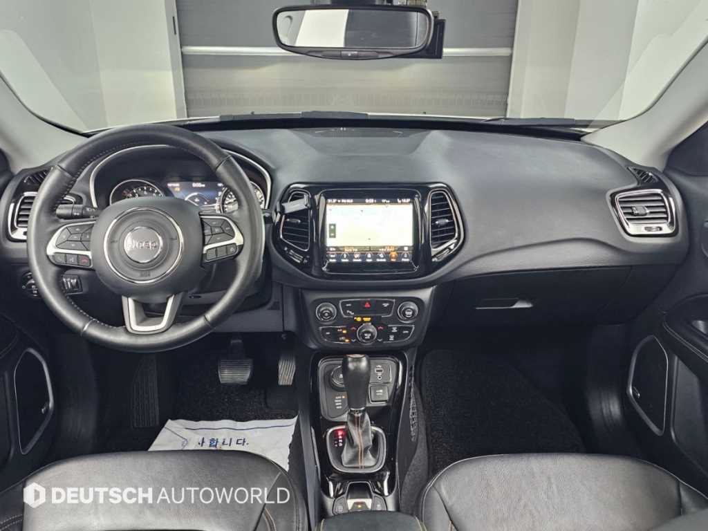 Jeep Compass — photo 07