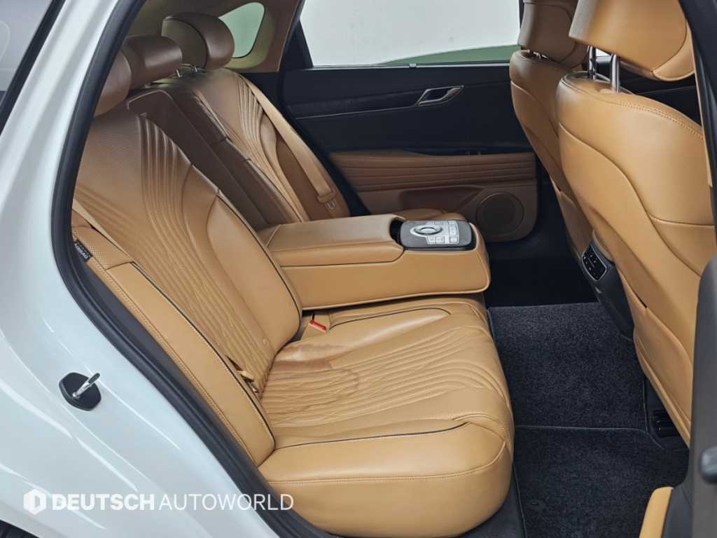 Genesis G80 — photo 12