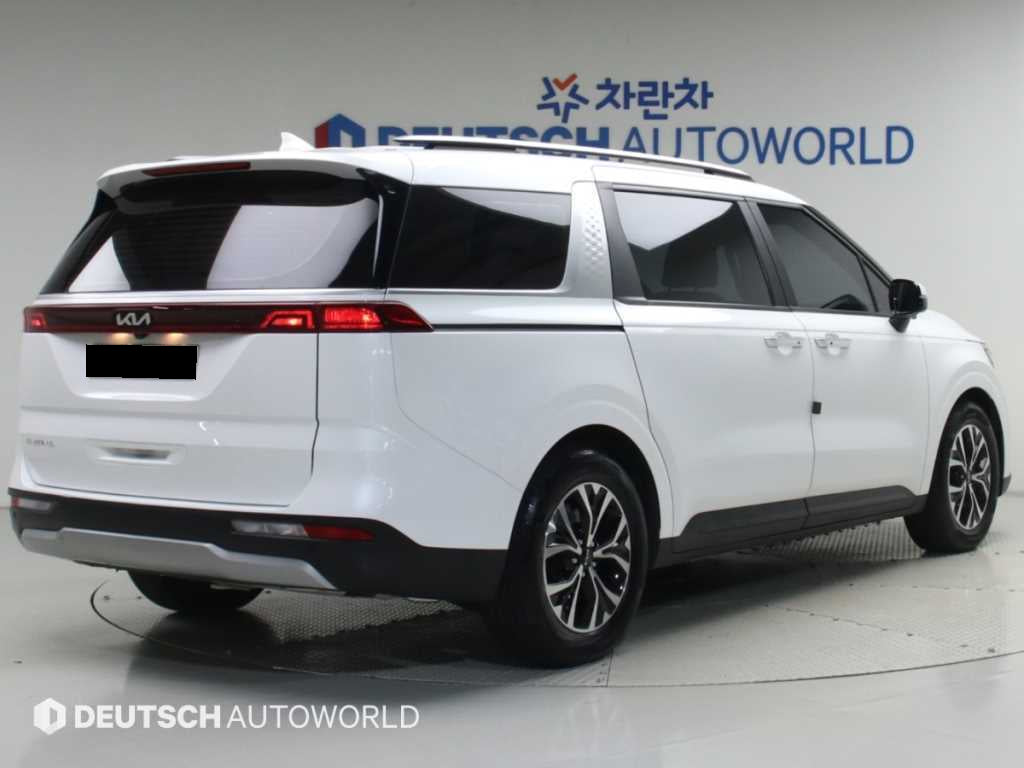 Kia Carnival — photo 03