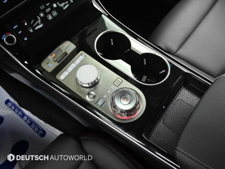 Genesis GV70 — photo 09