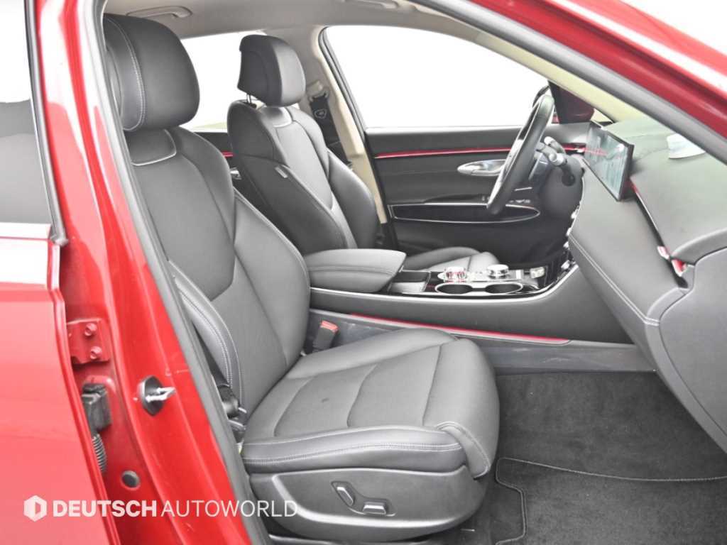 Genesis GV70 — photo 10