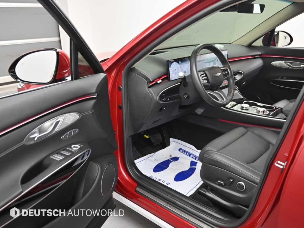 Genesis GV70 — photo 11