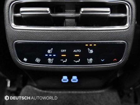 Genesis GV70 — photo 16