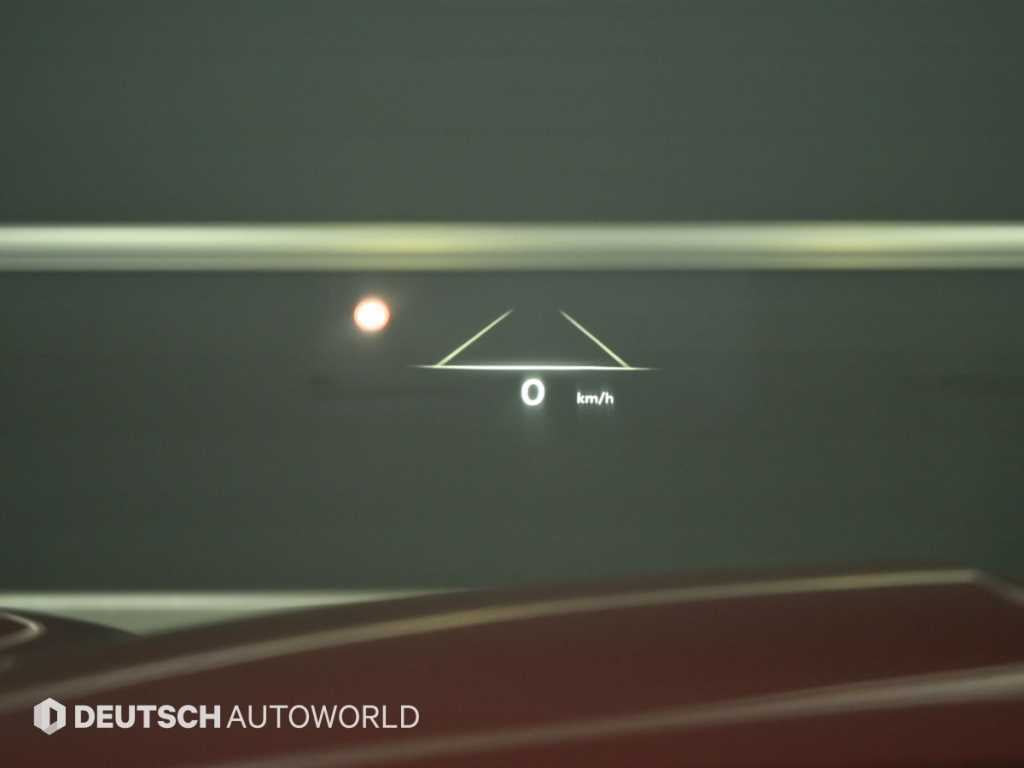Genesis GV70 — photo 18