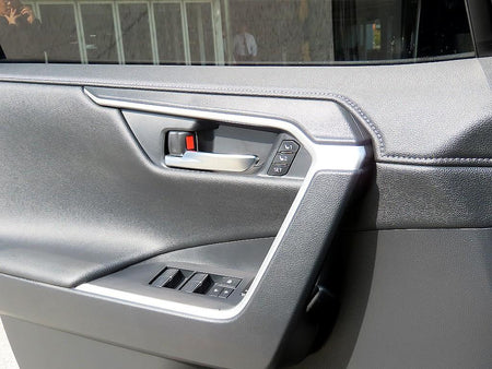 Toyota RAV4 — photo 11