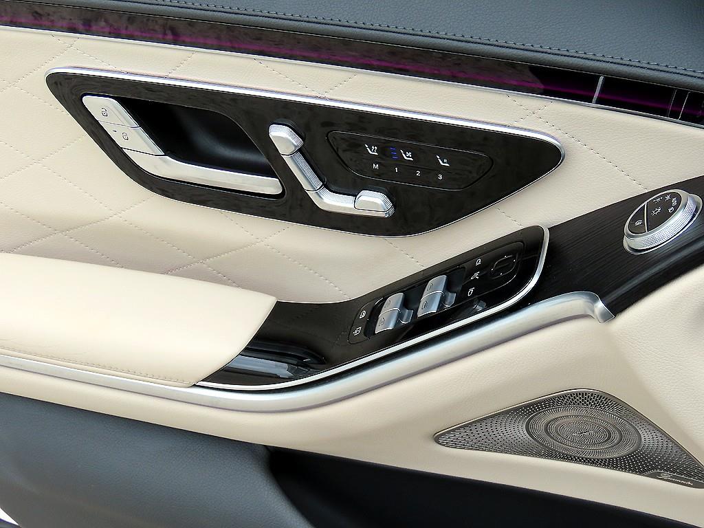 Mercedes-Benz S-Class — photo 12
