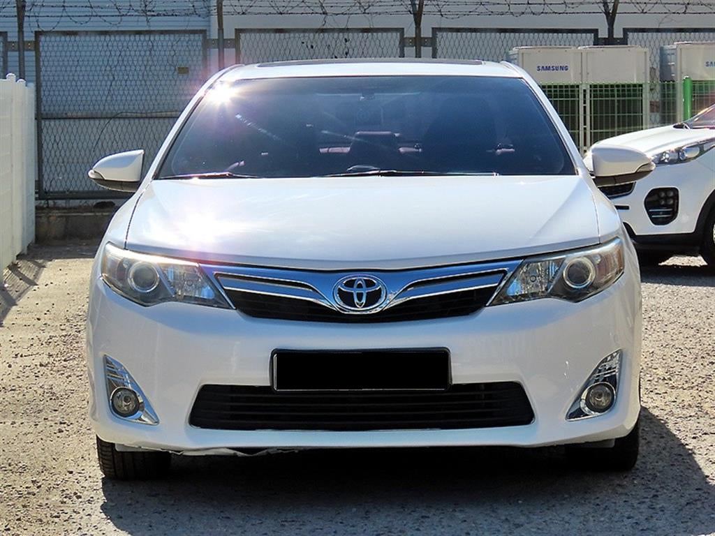 Toyota Camry — photo 01
