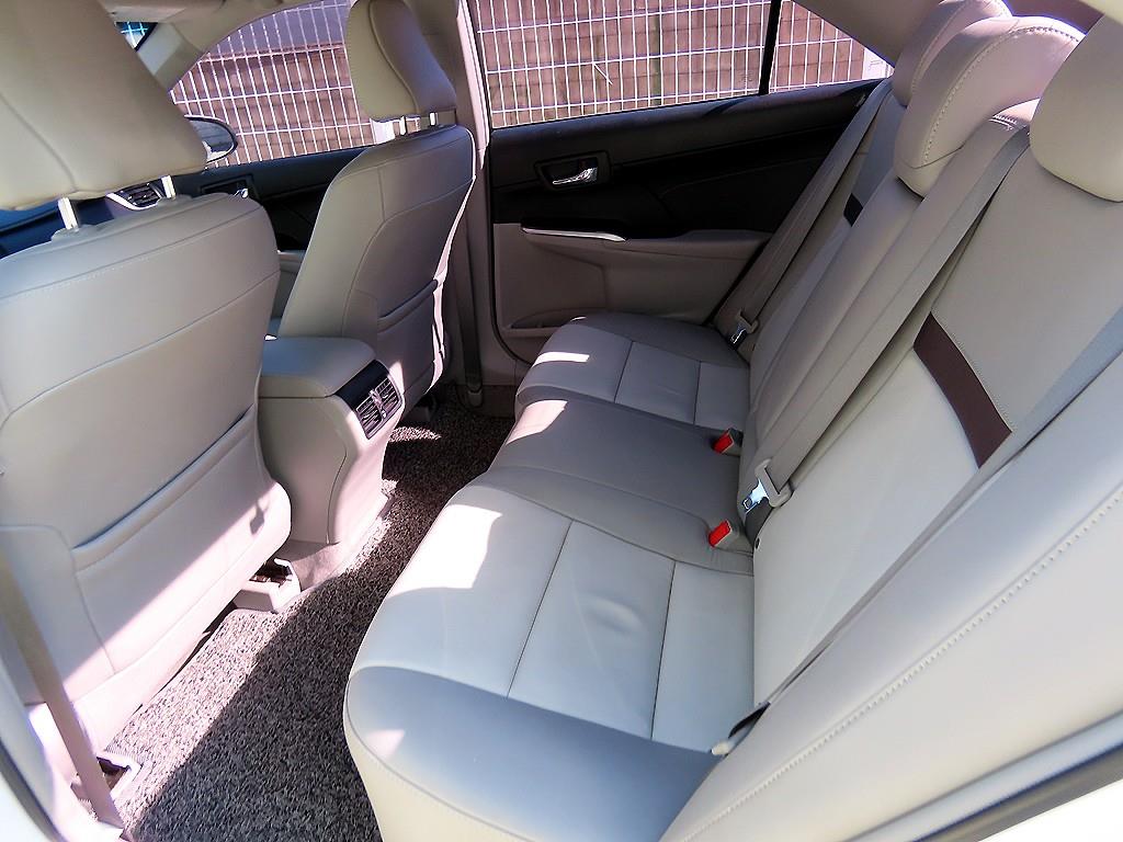 Toyota Camry — photo 06