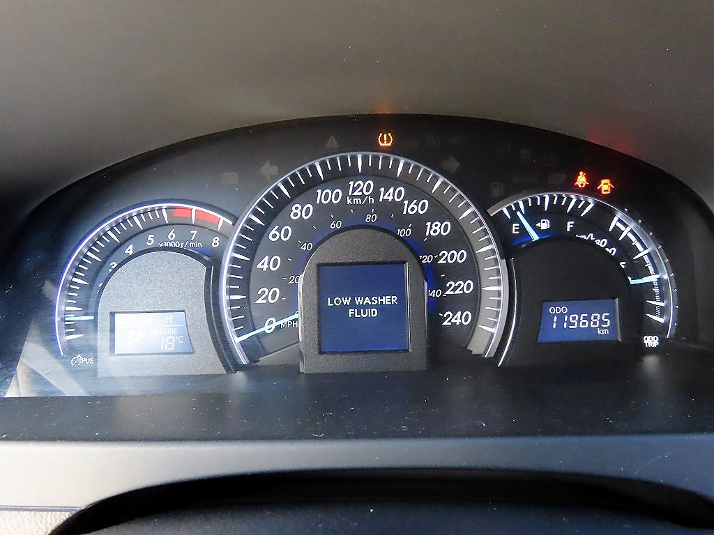 Toyota Camry — photo 09