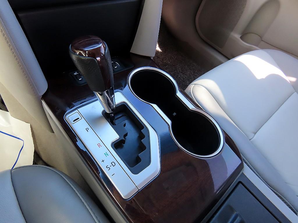 Toyota Camry — photo 10