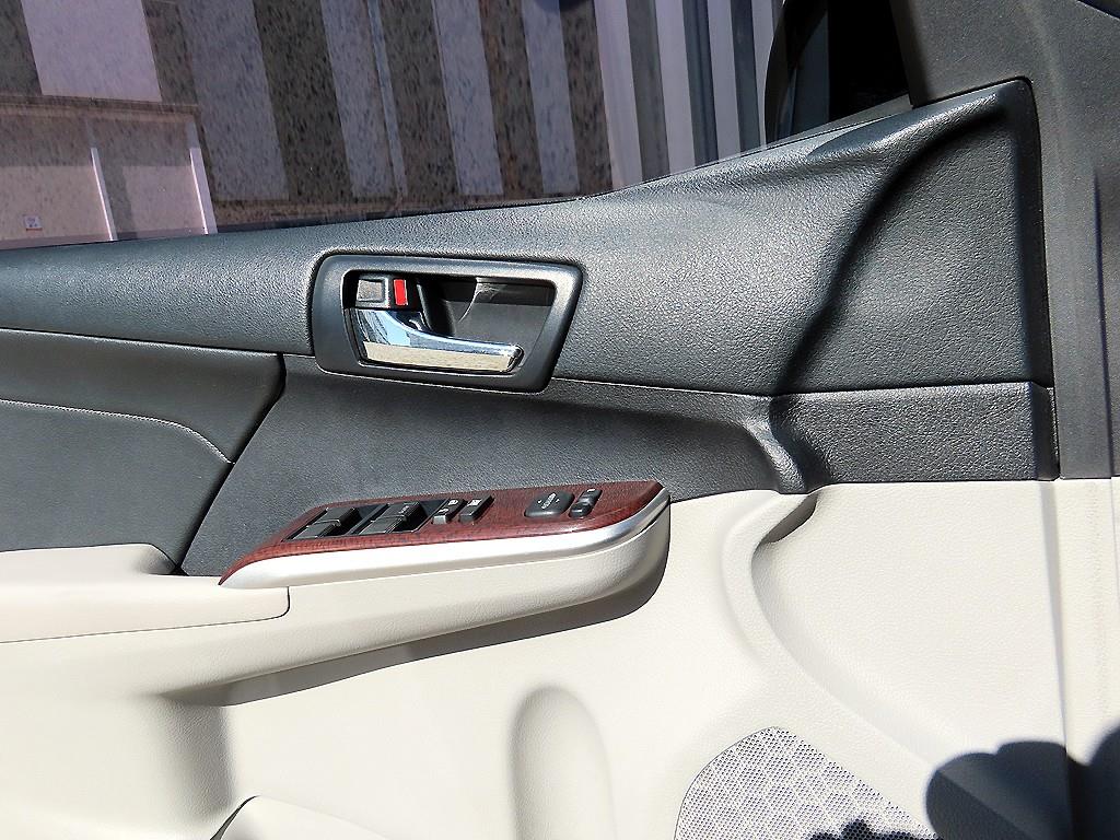 Toyota Camry — photo 11