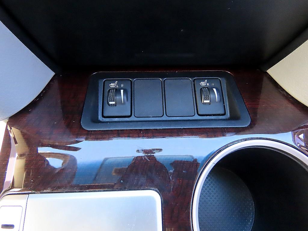 Toyota Camry — photo 16