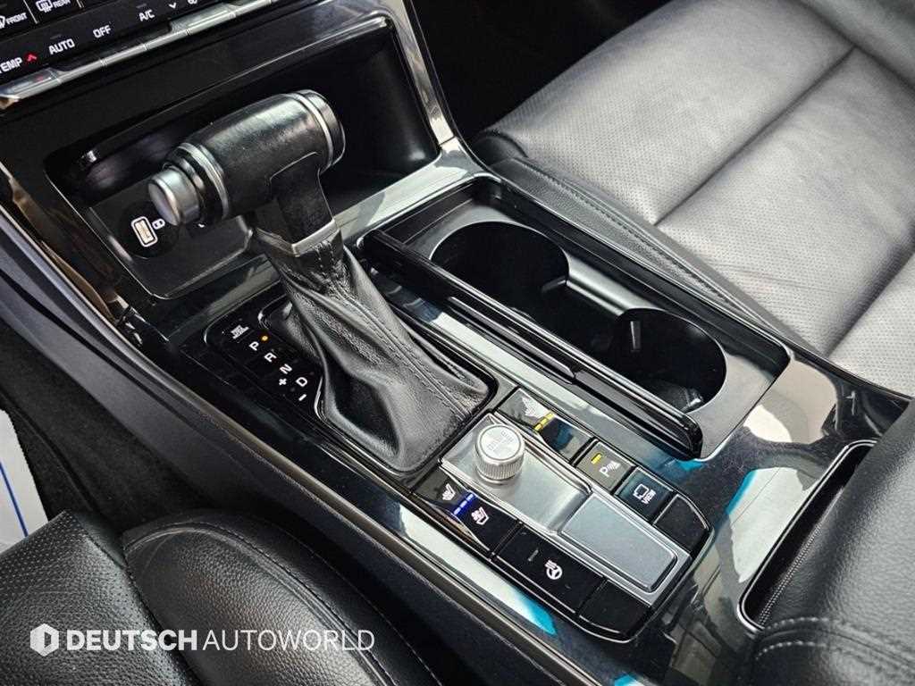 Kia K7 — photo 09