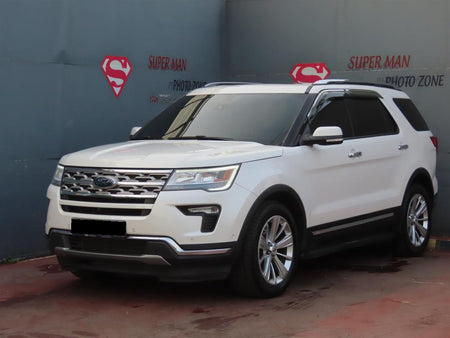 Ford Explorer — photo 01