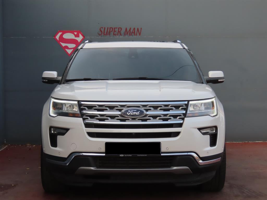 Ford Explorer — photo 02