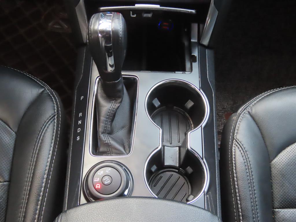 Ford Explorer — photo 12