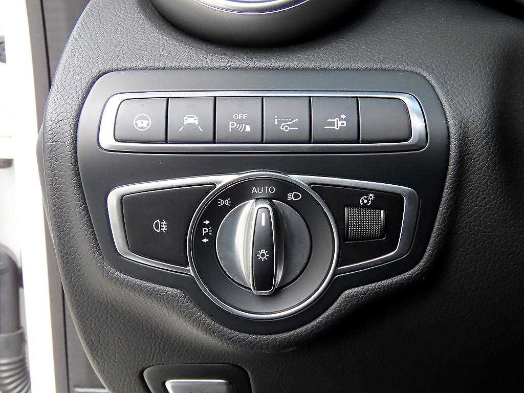Mercedes-Benz C-Class — photo 13