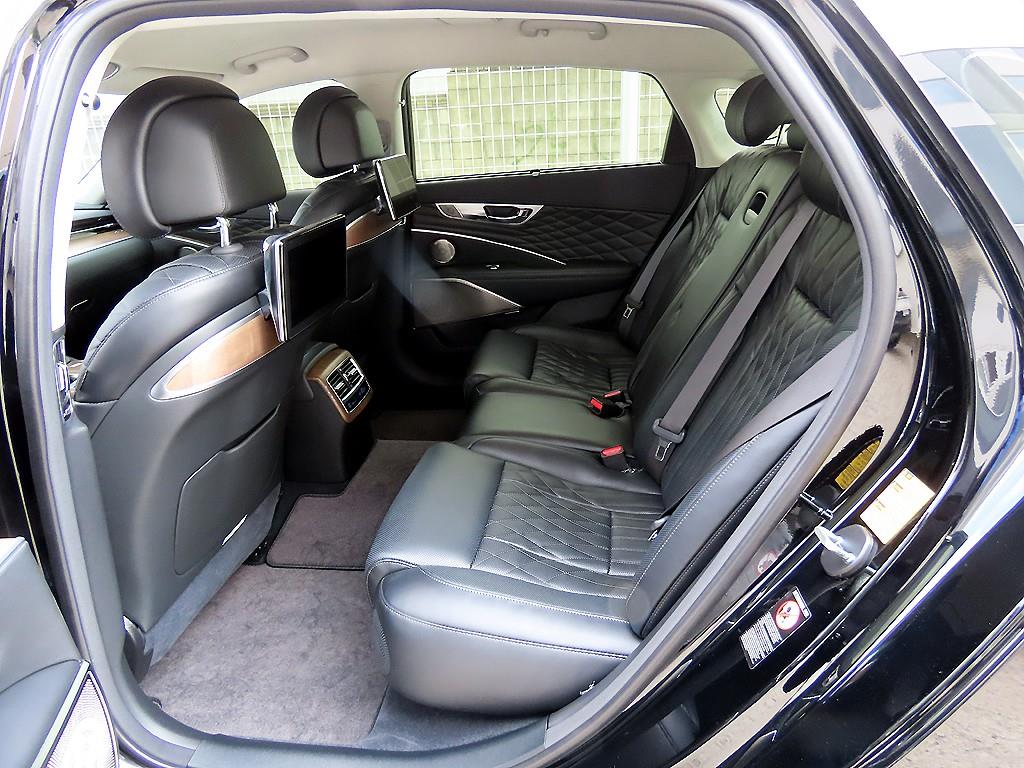 Kia K9 — photo 06