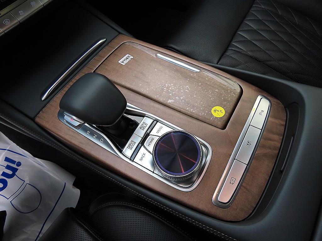 Kia K9 — photo 11