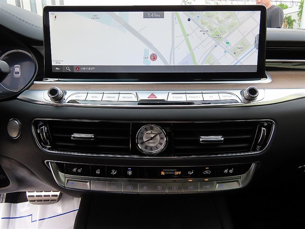 Kia K9 — photo 13