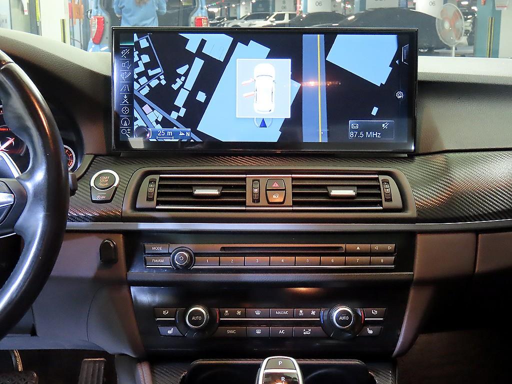 BMW 5-Series — photo 11