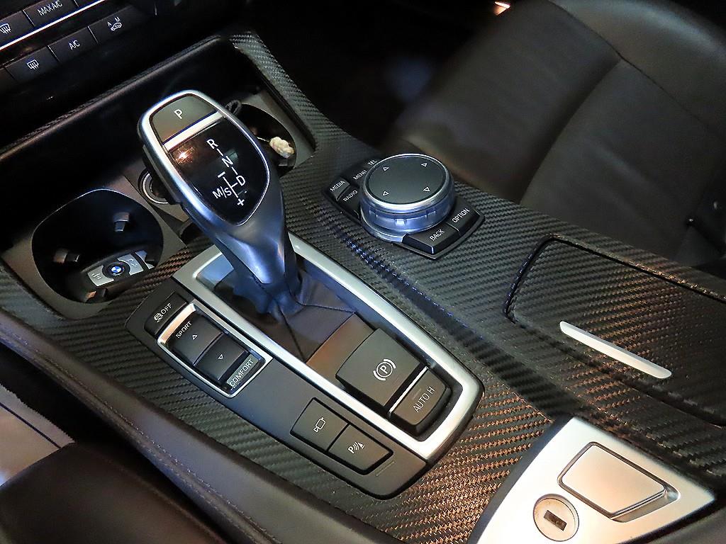 BMW 5-Series — photo 12