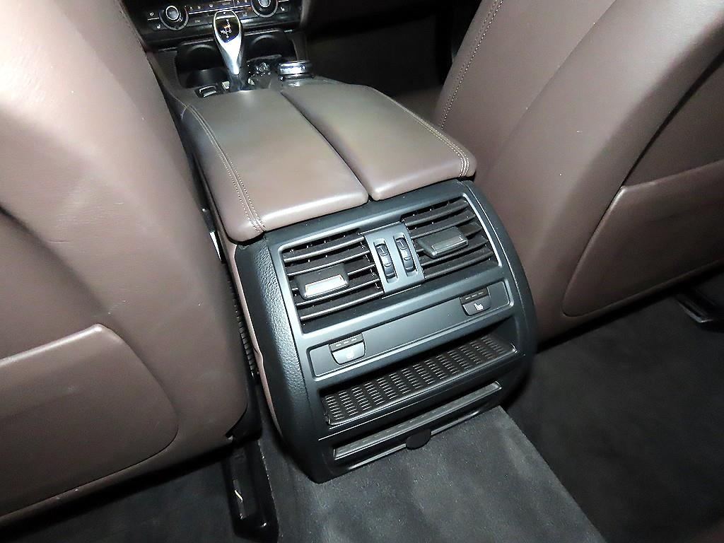 BMW 5-Series — photo 15