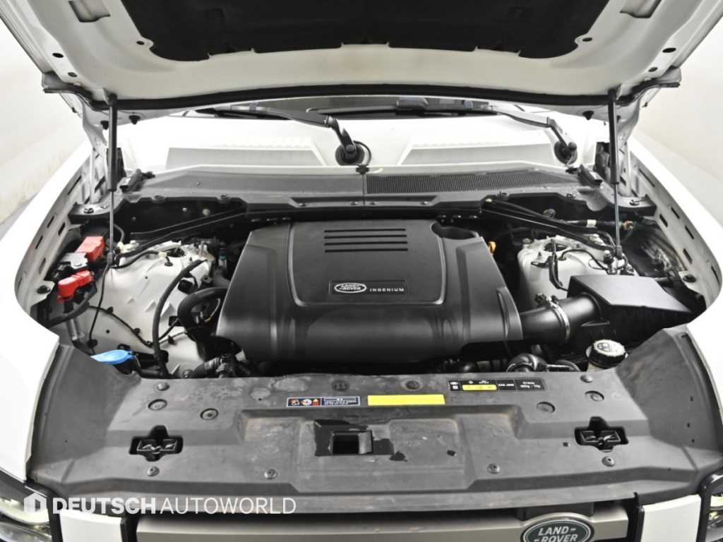 Land Rover Defender — photo 06