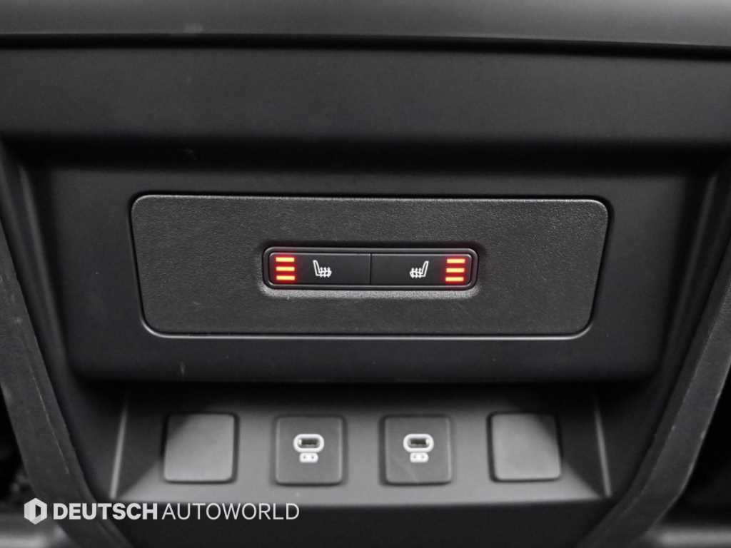 Land Rover Defender — photo 16