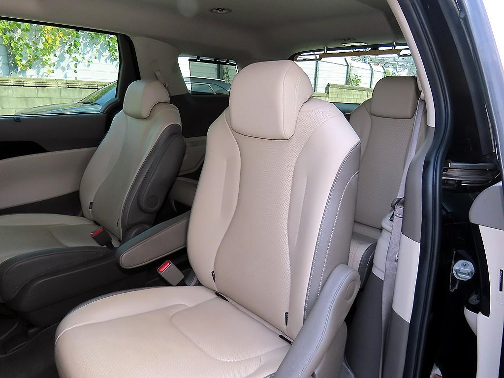 Kia Carnival — photo 07