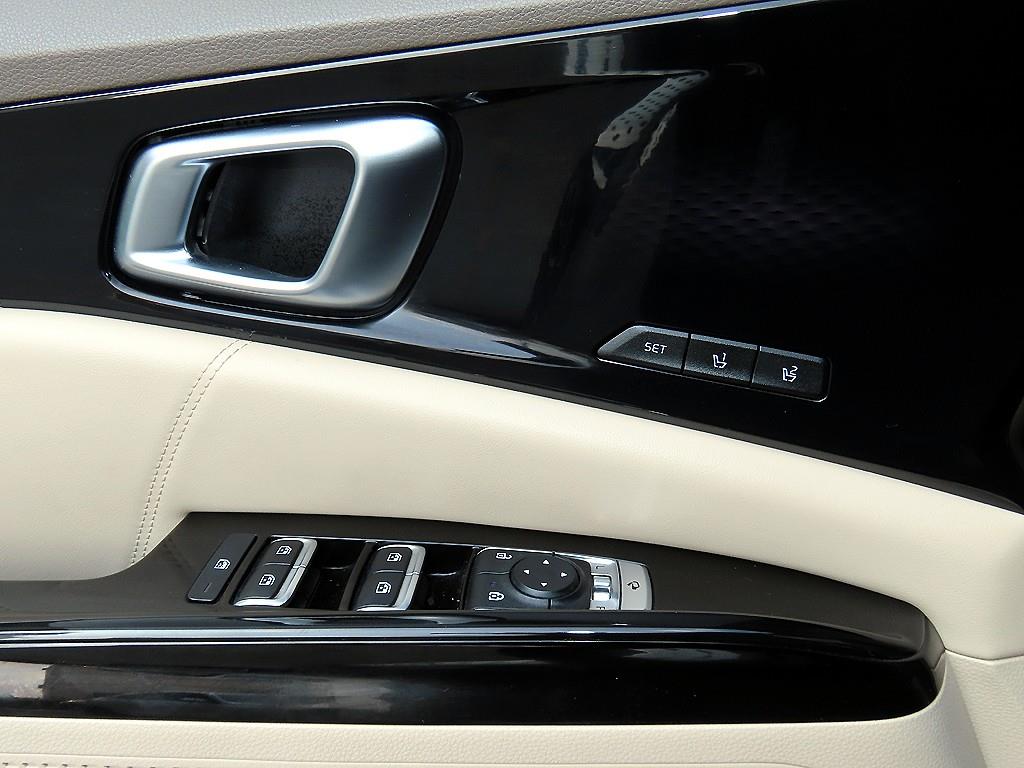 Kia Carnival — photo 12