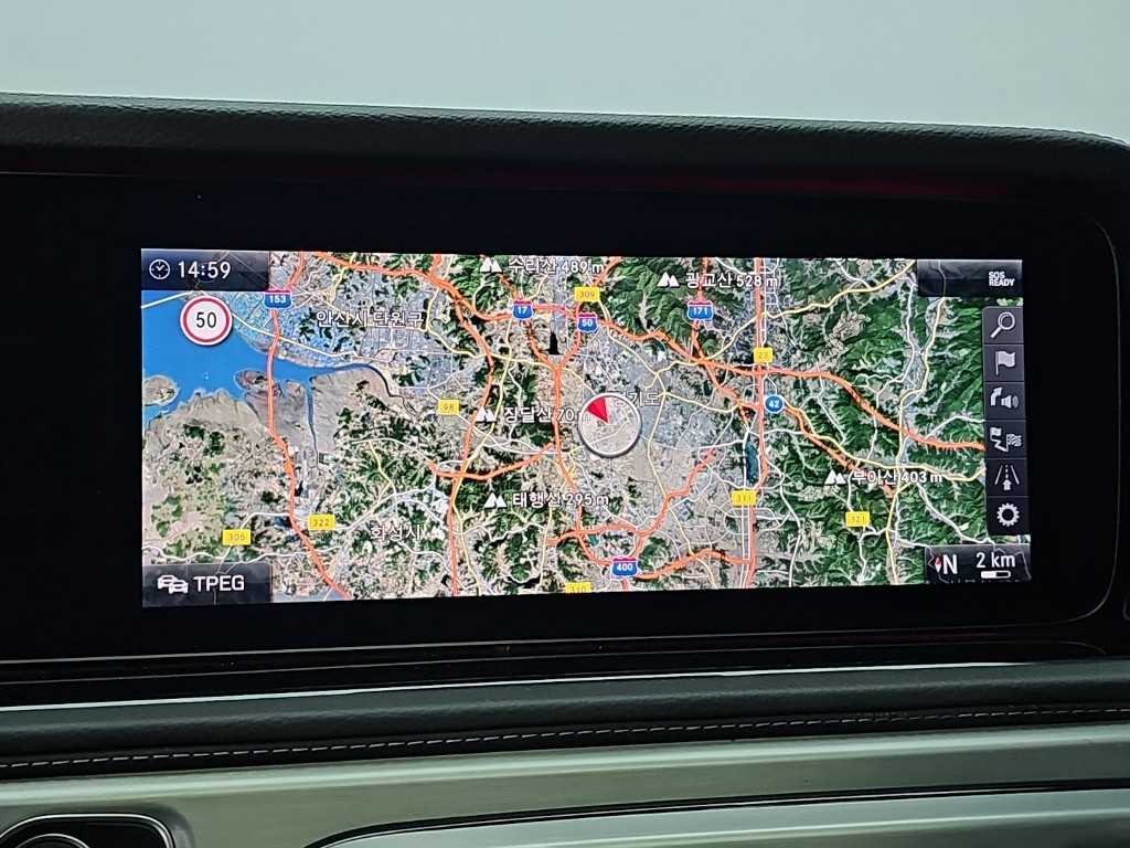 Mercedes-Benz G-Class — photo 15