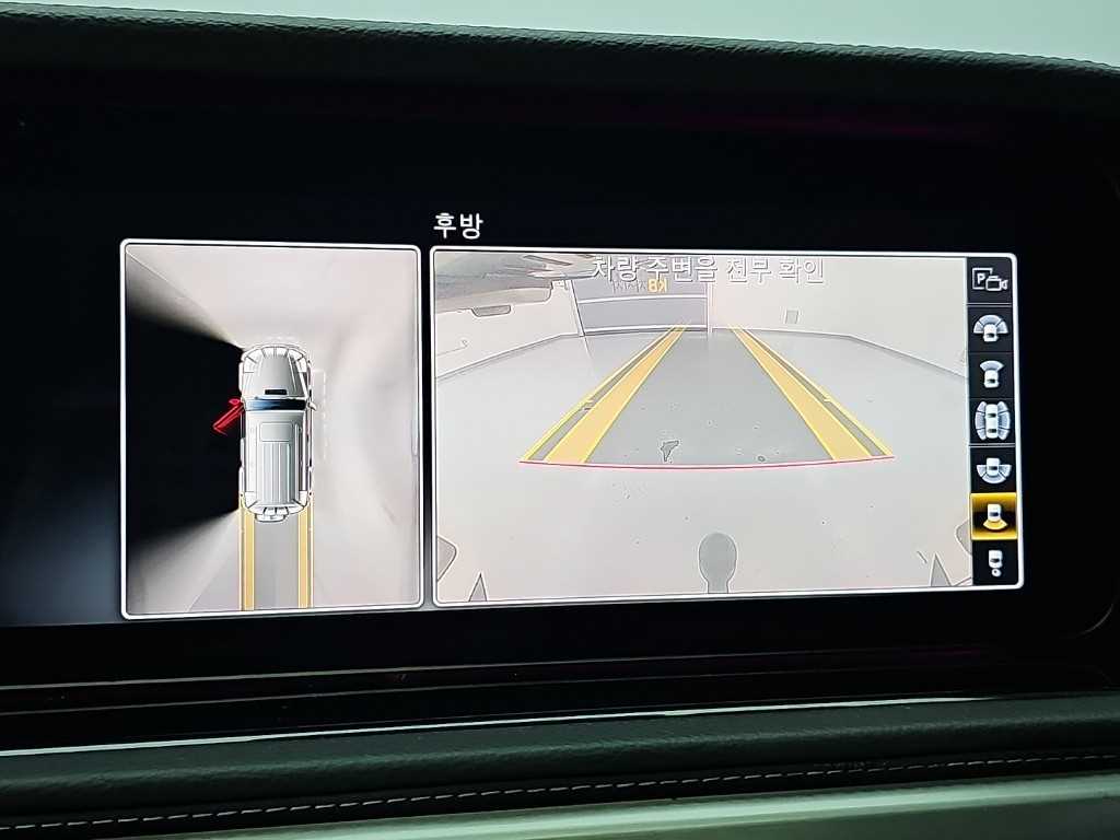 Mercedes-Benz G-Class — photo 16