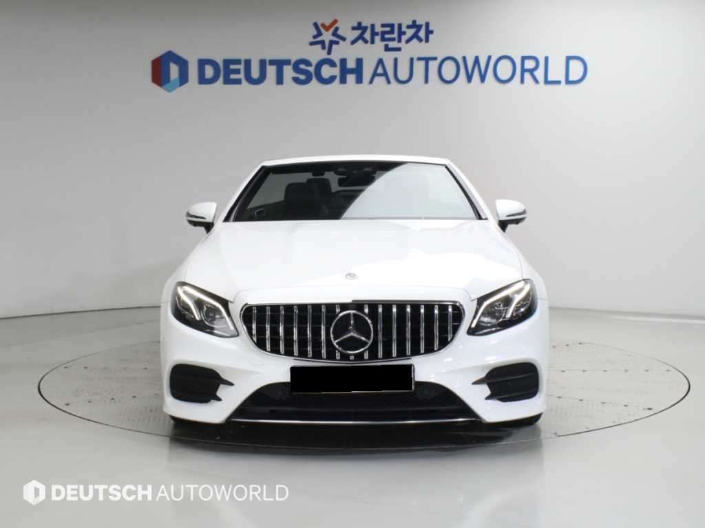 Mercedes-Benz E-Class — photo 03